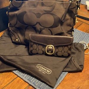 Coach shoulder bag with wallet.